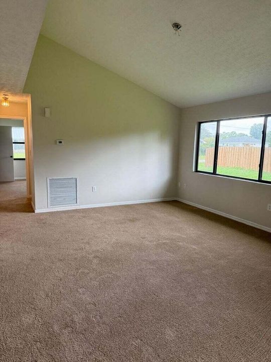 For Sale: $259,999 (3 beds, 2 baths, 1570 Square Feet)