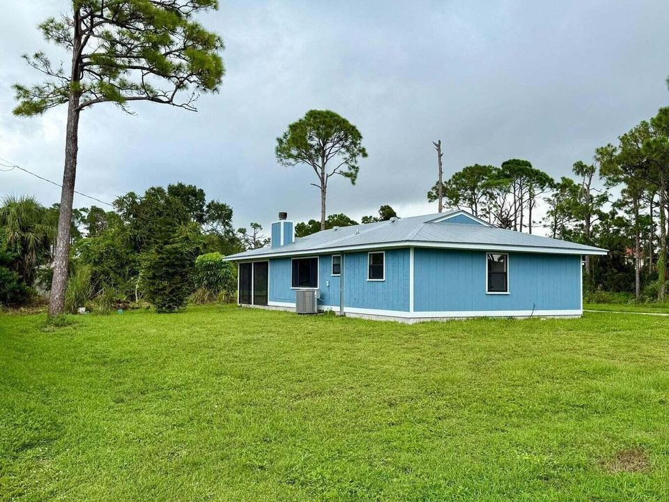 For Sale: $259,999 (3 beds, 2 baths, 1570 Square Feet)