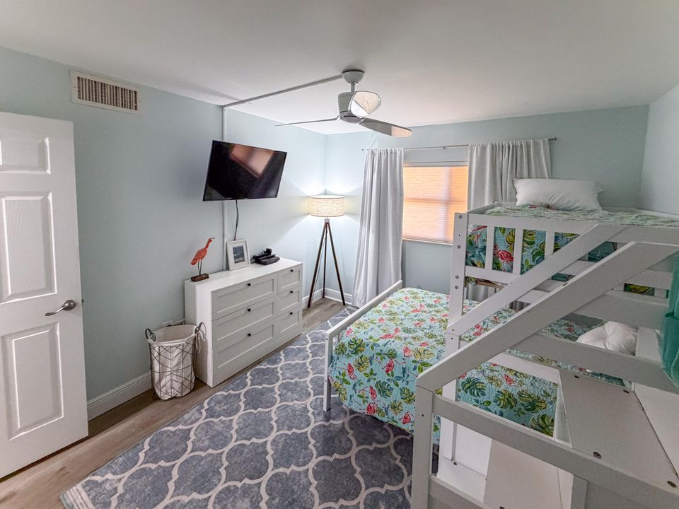 For Sale: $494,000 (2 beds, 2 baths, 1154 Square Feet)