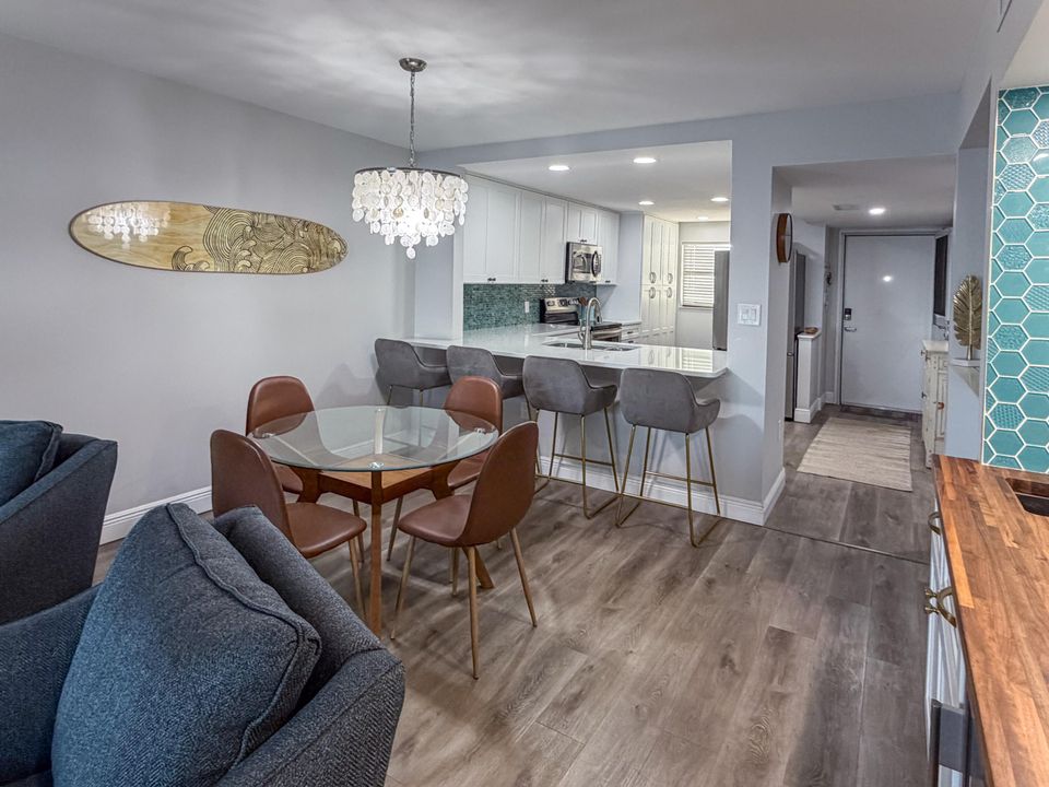 For Sale: $494,000 (2 beds, 2 baths, 1154 Square Feet)