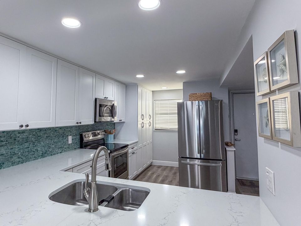 For Sale: $494,000 (2 beds, 2 baths, 1154 Square Feet)
