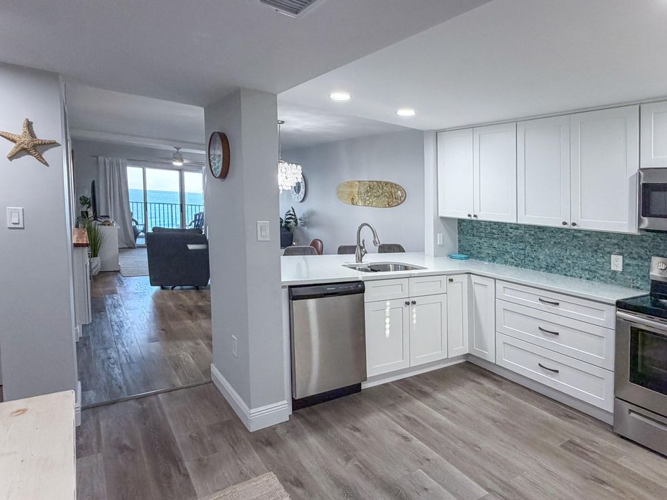 For Sale: $494,000 (2 beds, 2 baths, 1154 Square Feet)