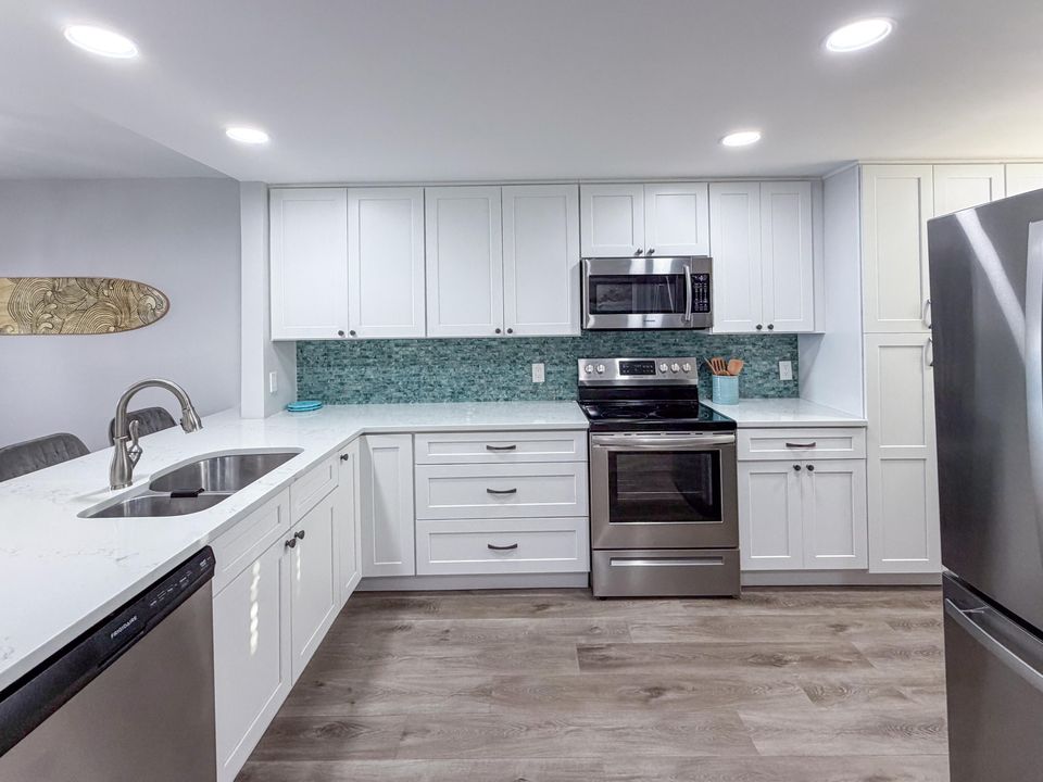 For Sale: $494,000 (2 beds, 2 baths, 1154 Square Feet)