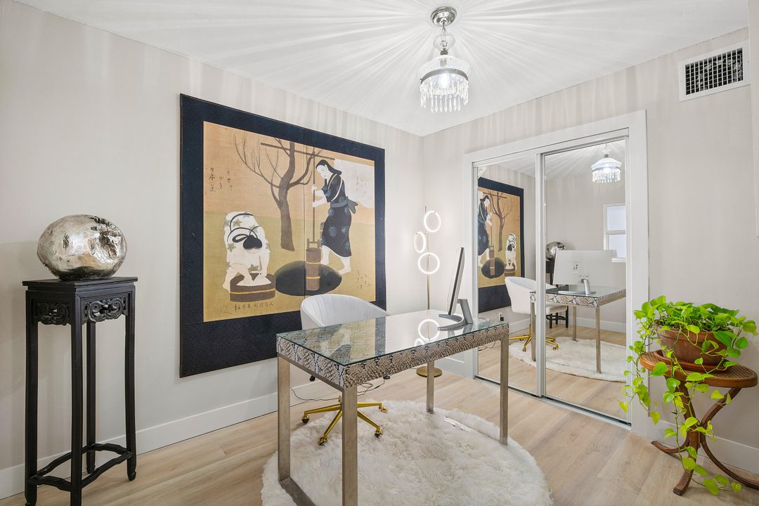 For Sale: $2,500 (1 beds, 1 baths, 964 Square Feet)