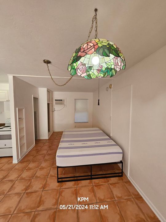 出租: $1,700 (0 贝兹, 1 浴室, 500 平方英尺)