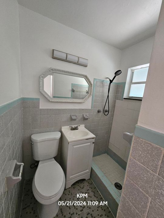 出租: $1,700 (0 贝兹, 1 浴室, 500 平方英尺)