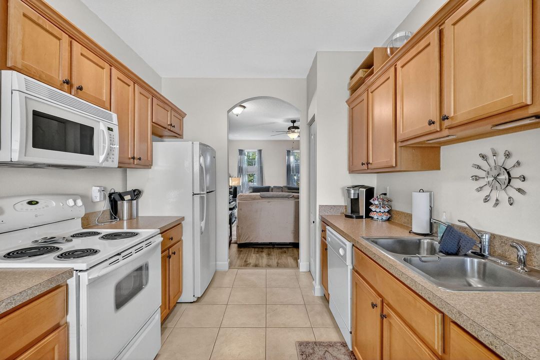 For Sale: $290,000 (3 beds, 2 baths, 1350 Square Feet)