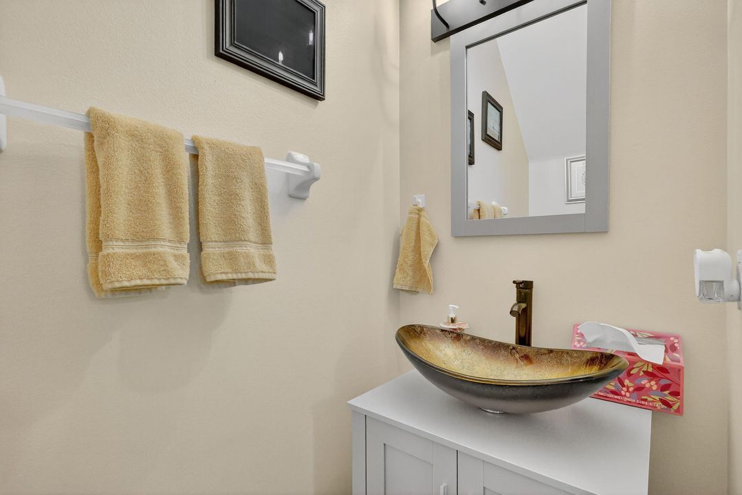 For Sale: $290,000 (3 beds, 2 baths, 1350 Square Feet)