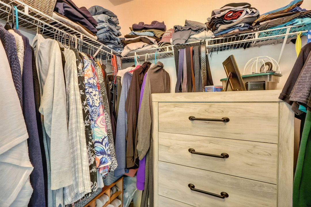 For Sale: $290,000 (3 beds, 2 baths, 1350 Square Feet)