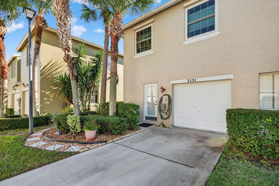 For Sale: $290,000 (3 beds, 2 baths, 1350 Square Feet)