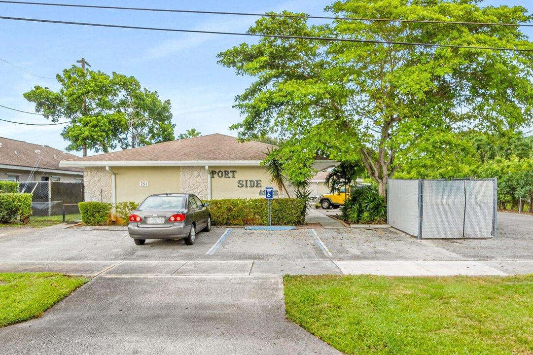 For Rent: $1,550 (1 beds, 1 baths, 5720 Square Feet)