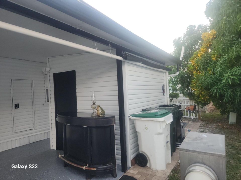 For Sale: $215,000 (3 beds, 2 baths, 1280 Square Feet)