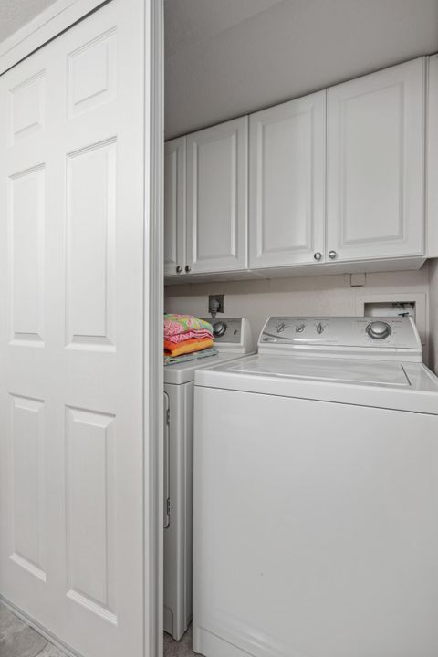 For Sale: $625,000 (2 beds, 2 baths, 1554 Square Feet)