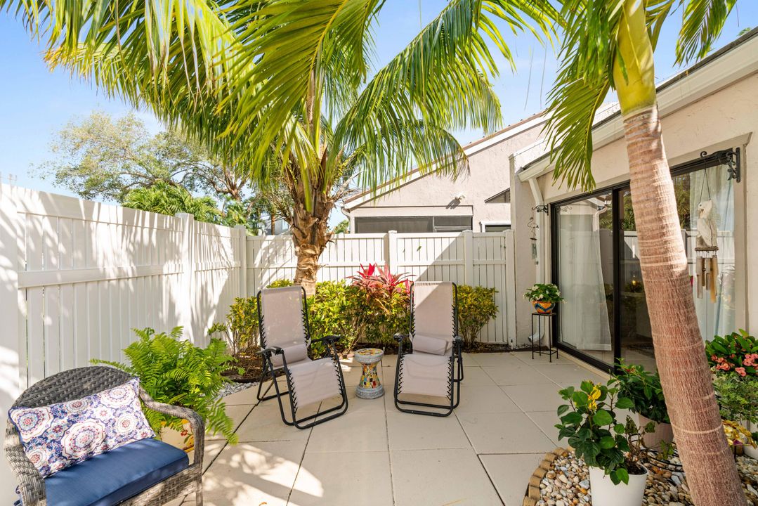 For Sale: $625,000 (2 beds, 2 baths, 1554 Square Feet)
