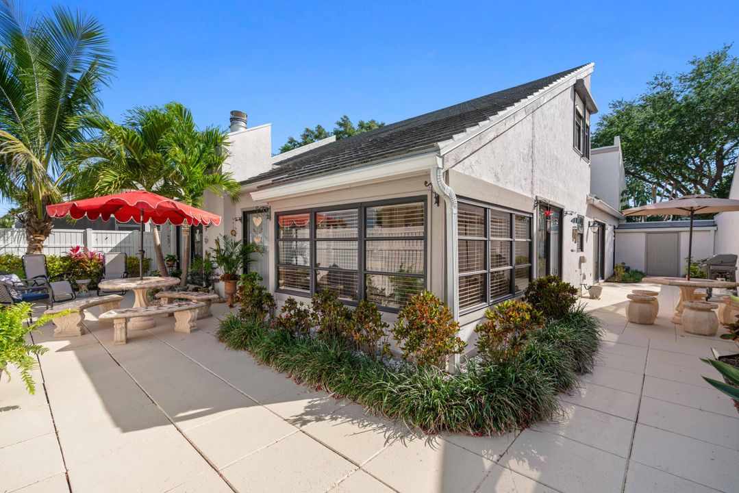 For Sale: $625,000 (2 beds, 2 baths, 1554 Square Feet)