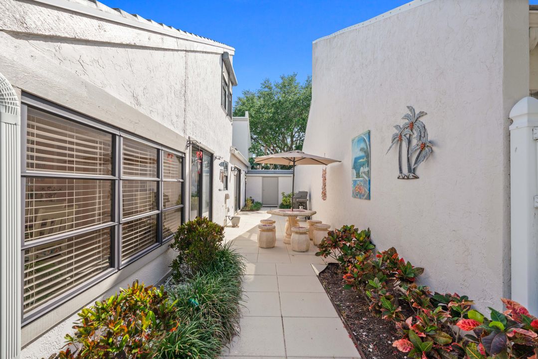 For Sale: $625,000 (2 beds, 2 baths, 1554 Square Feet)