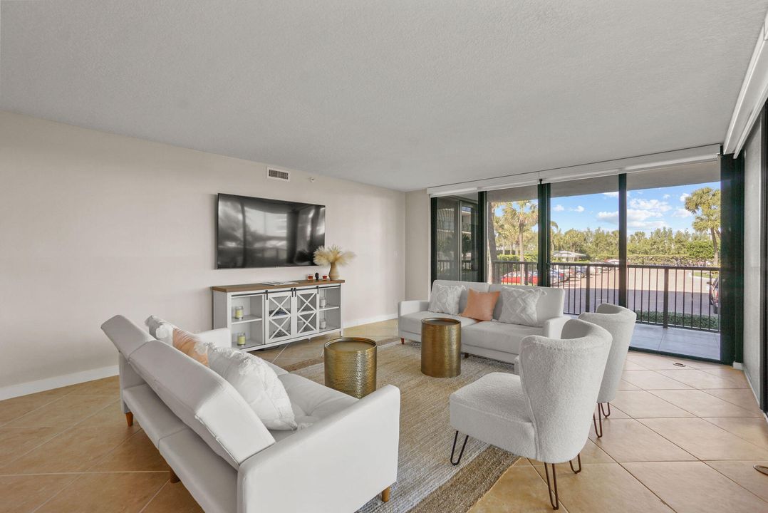 For Rent: $8,500 (2 beds, 2 baths, 1885 Square Feet)