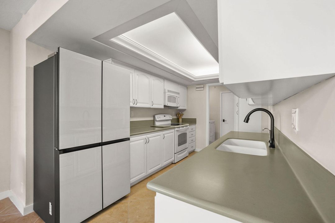 For Rent: $8,500 (2 beds, 2 baths, 1885 Square Feet)