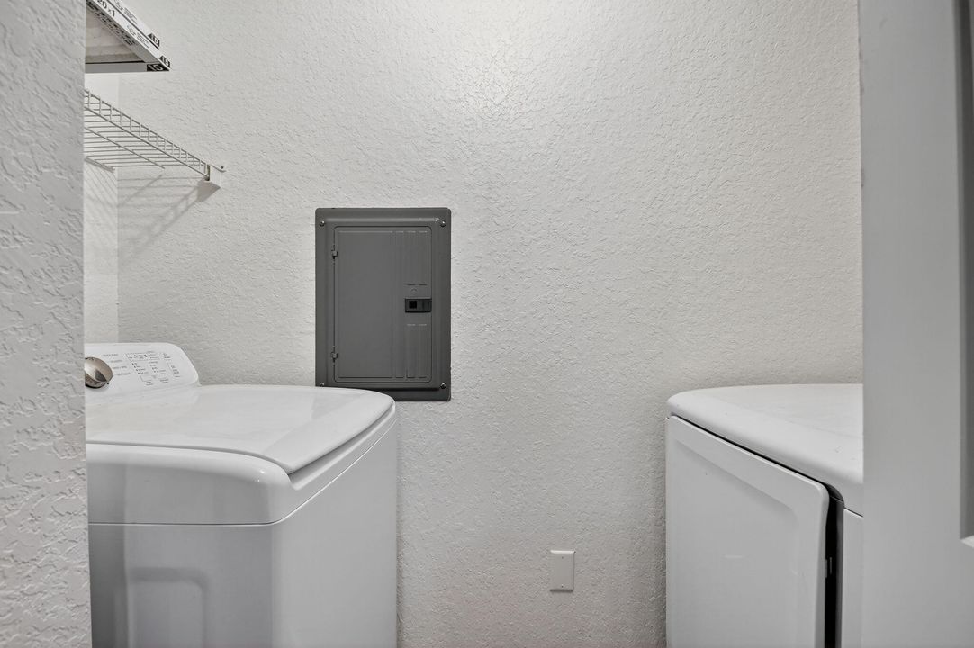 For Rent: $1,950 (1 beds, 1 baths, 744 Square Feet)