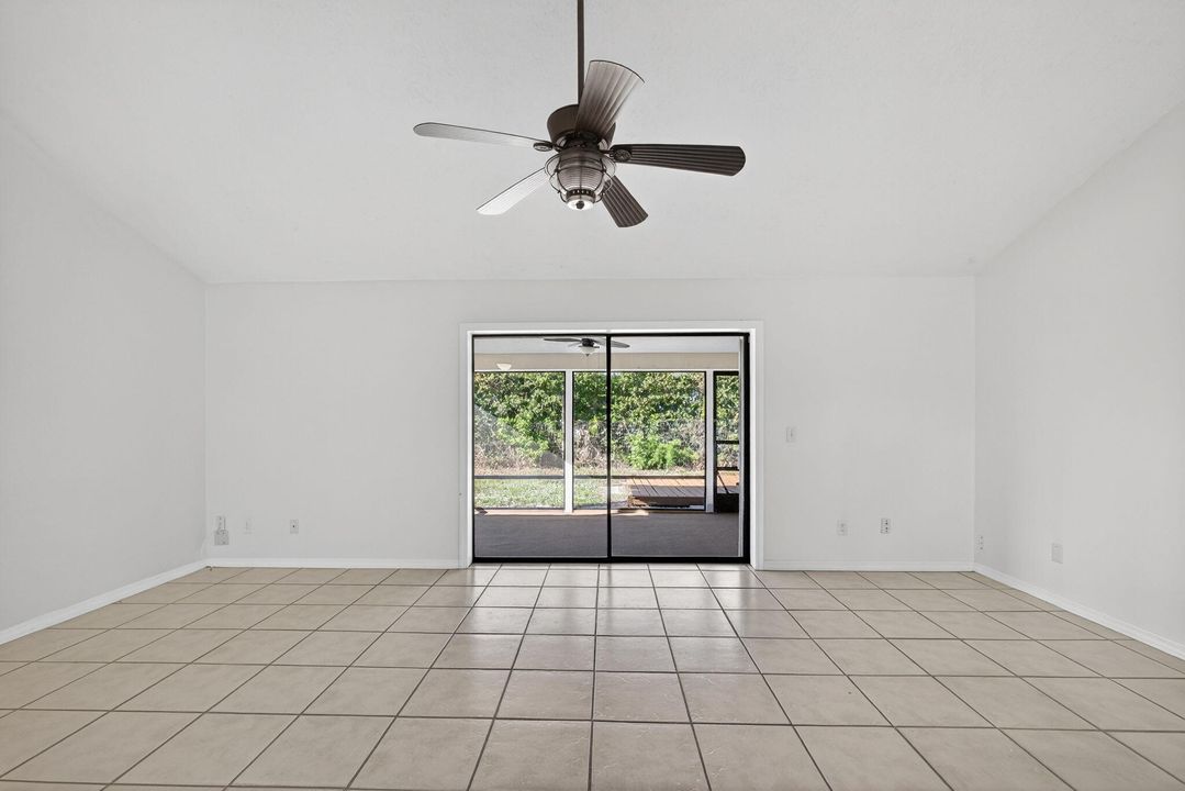 For Sale: $439,000 (3 beds, 2 baths, 1224 Square Feet)