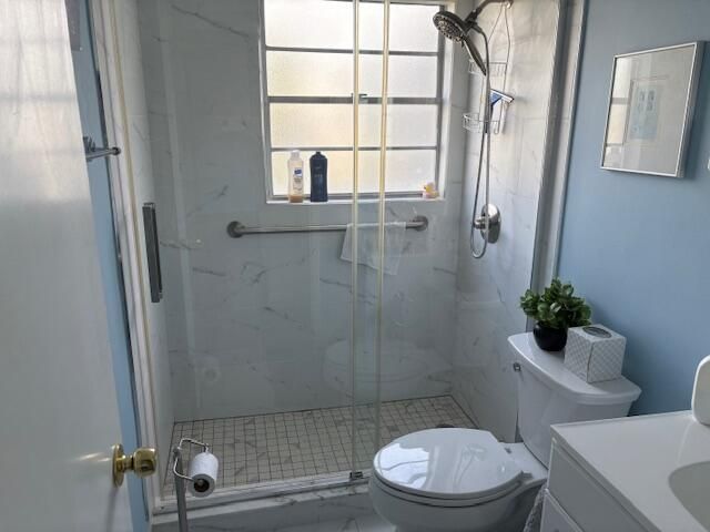 For Sale: $125,000 (2 beds, 1 baths, 835 Square Feet)