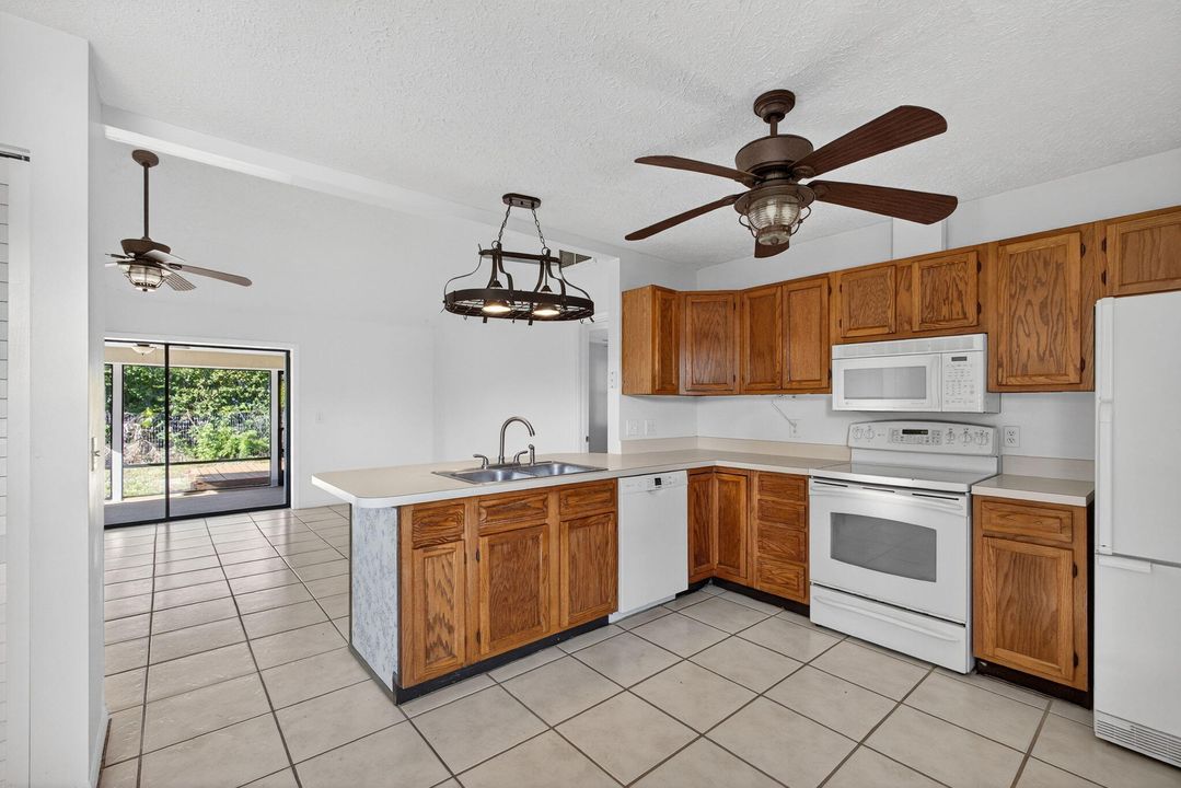 For Sale: $439,000 (3 beds, 2 baths, 1224 Square Feet)