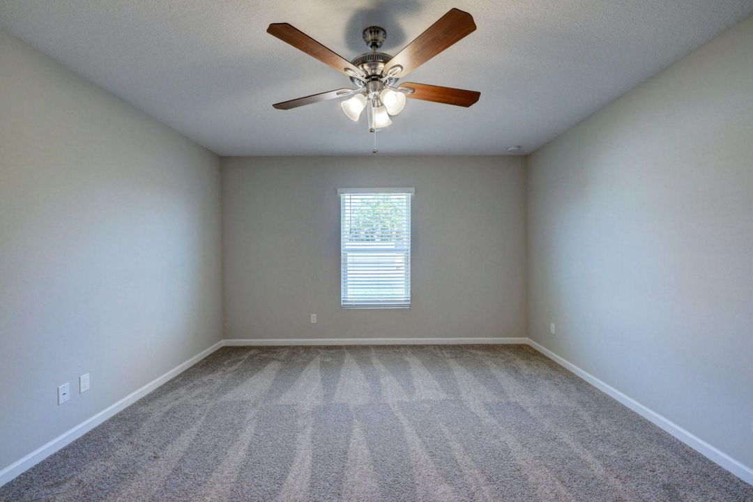 En Renta: $2,645 (4 camas, 2 baños, 1806 Pies cuadrados)