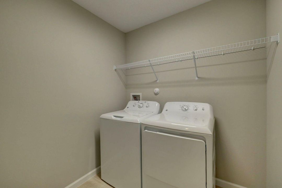 En Renta: $2,645 (4 camas, 2 baños, 1806 Pies cuadrados)