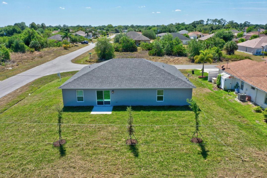 En Renta: $2,645 (4 camas, 2 baños, 1806 Pies cuadrados)