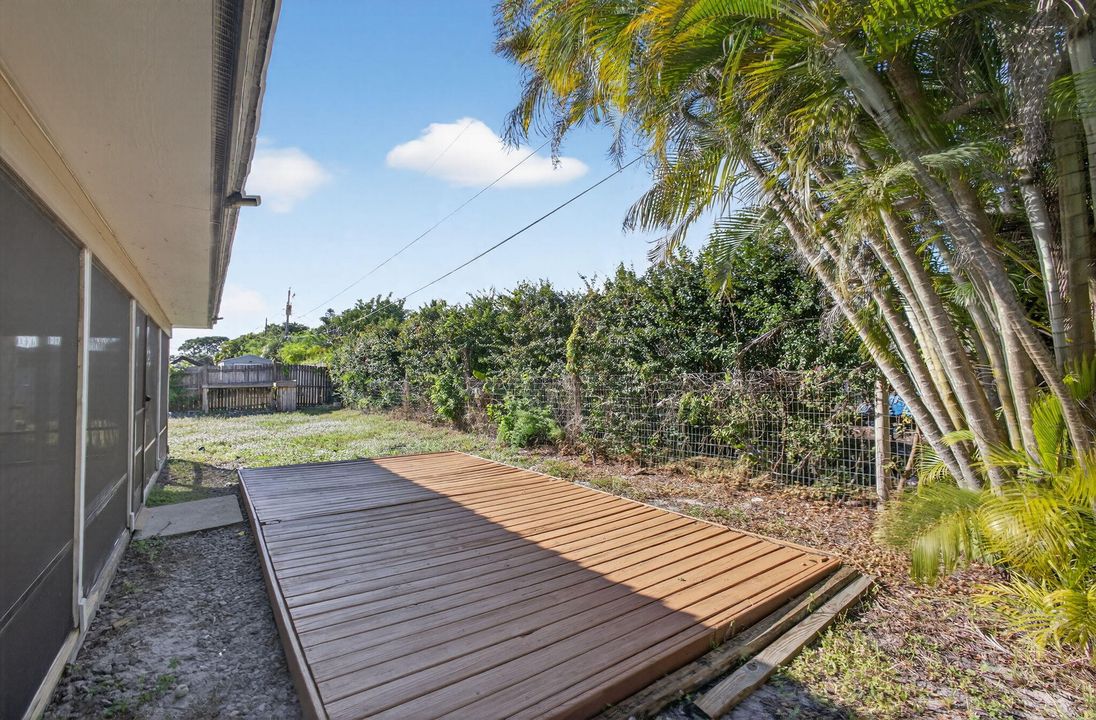 For Sale: $439,000 (3 beds, 2 baths, 1224 Square Feet)