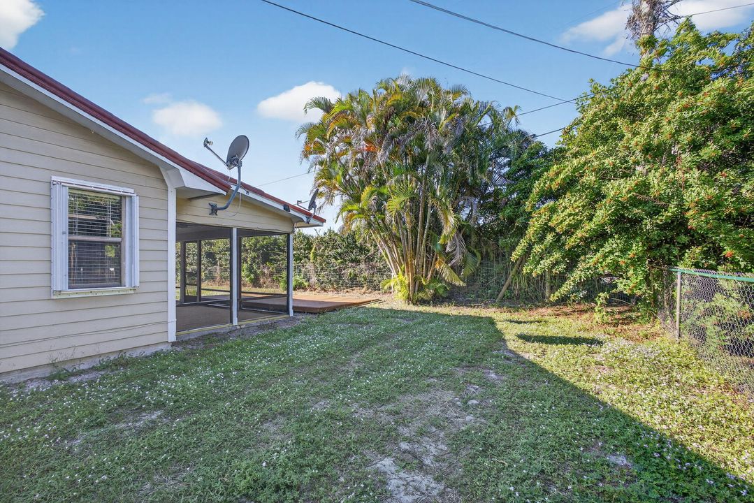 For Sale: $439,000 (3 beds, 2 baths, 1224 Square Feet)