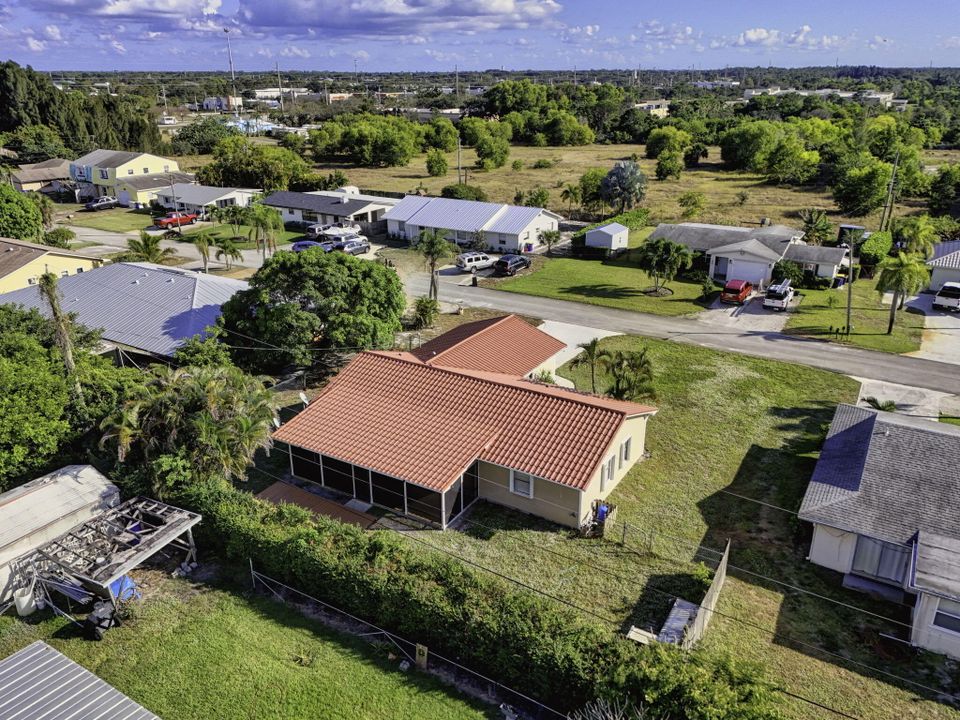 For Sale: $439,000 (3 beds, 2 baths, 1224 Square Feet)