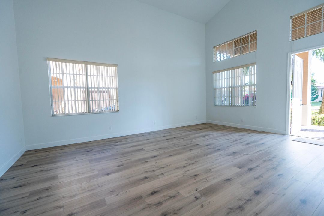 待售: $435,000 (4 贝兹, 2 浴室, 2731 平方英尺)