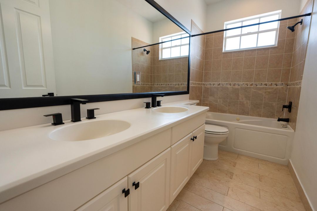 待售: $435,000 (4 贝兹, 2 浴室, 2731 平方英尺)