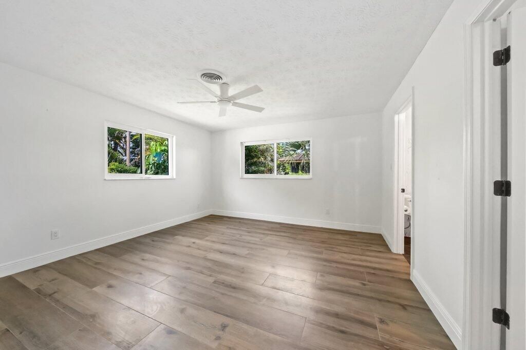 For Rent: $6,800 (3 beds, 2 baths, 1376 Square Feet)