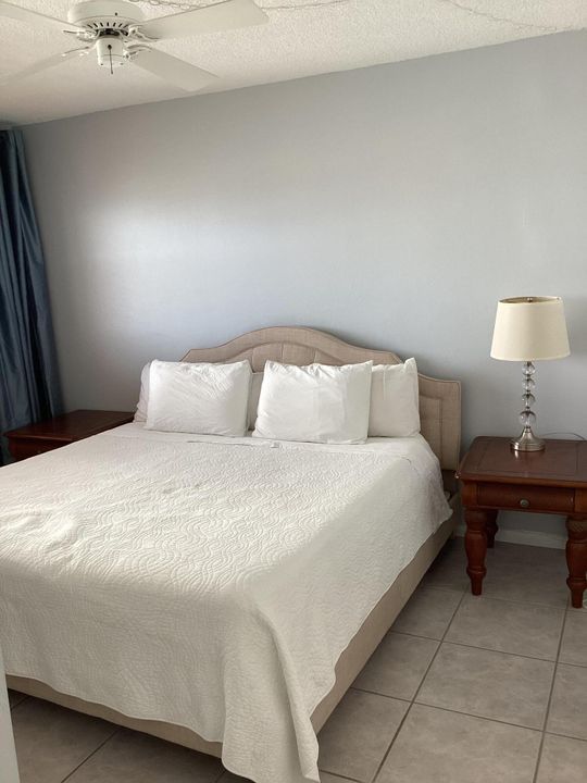 出租: $3,700 (2 贝兹, 2 浴室, 988 平方英尺)