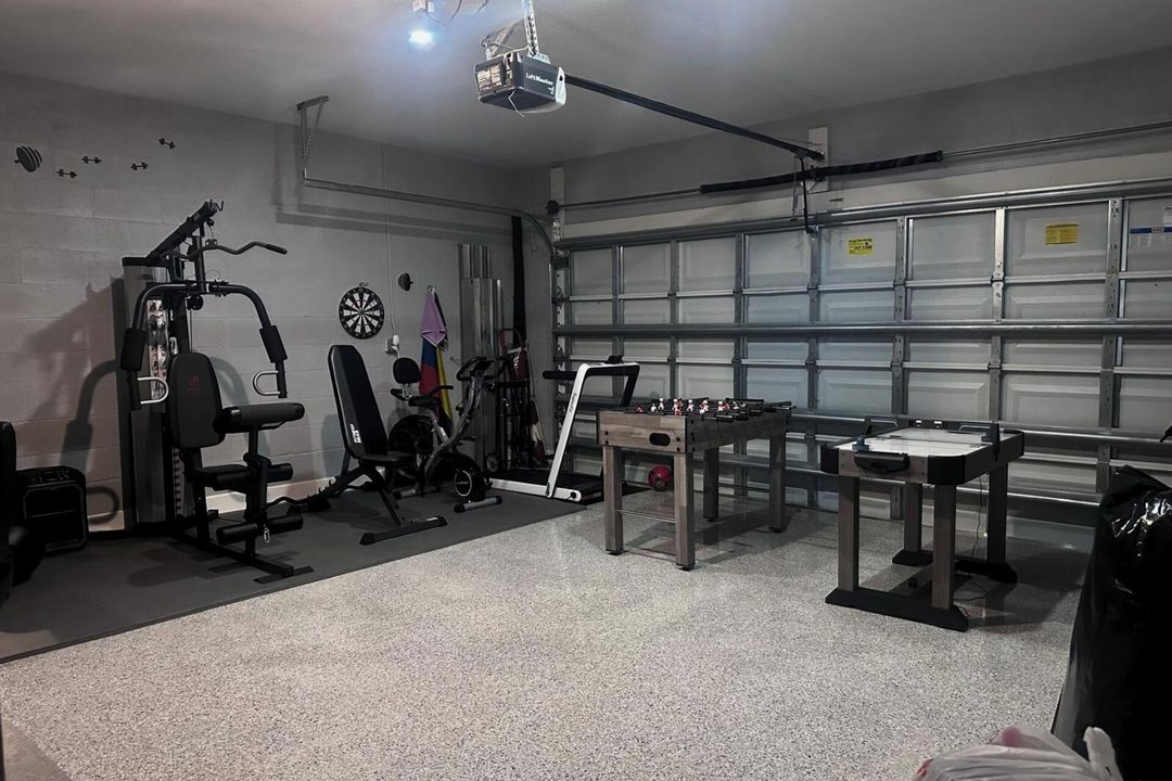 For Rent: $2,800 (4 beds, 2 baths, 1913 Square Feet)