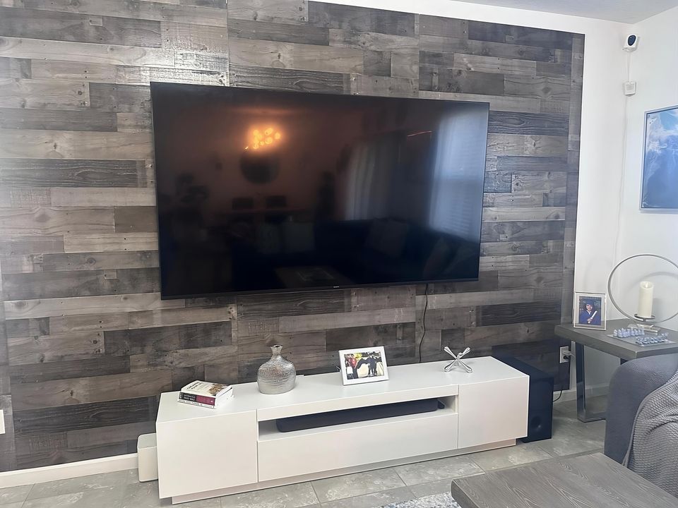 For Rent: $2,800 (4 beds, 2 baths, 1913 Square Feet)