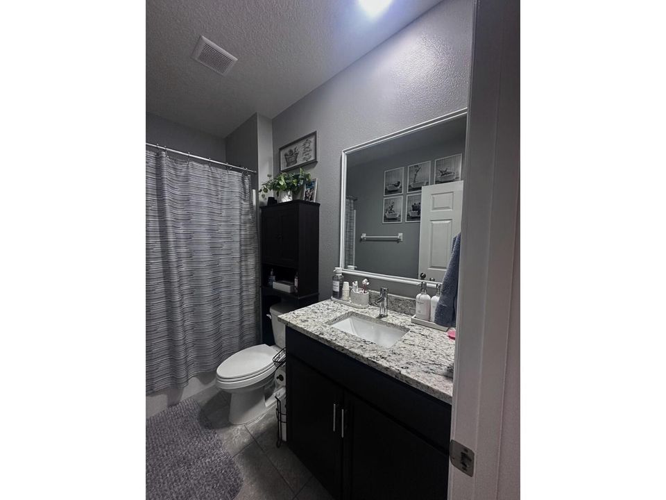 For Rent: $2,800 (4 beds, 2 baths, 1913 Square Feet)