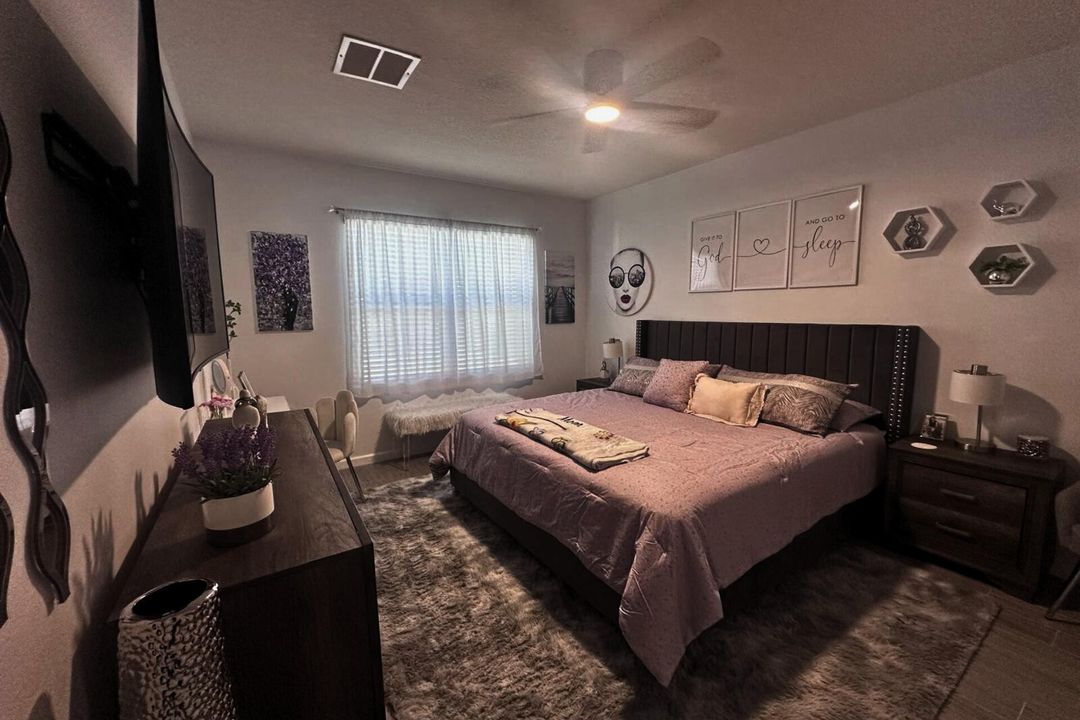 For Rent: $2,800 (4 beds, 2 baths, 1913 Square Feet)