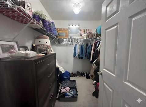 For Rent: $2,800 (4 beds, 2 baths, 1913 Square Feet)