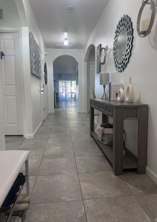 For Rent: $2,800 (4 beds, 2 baths, 1913 Square Feet)