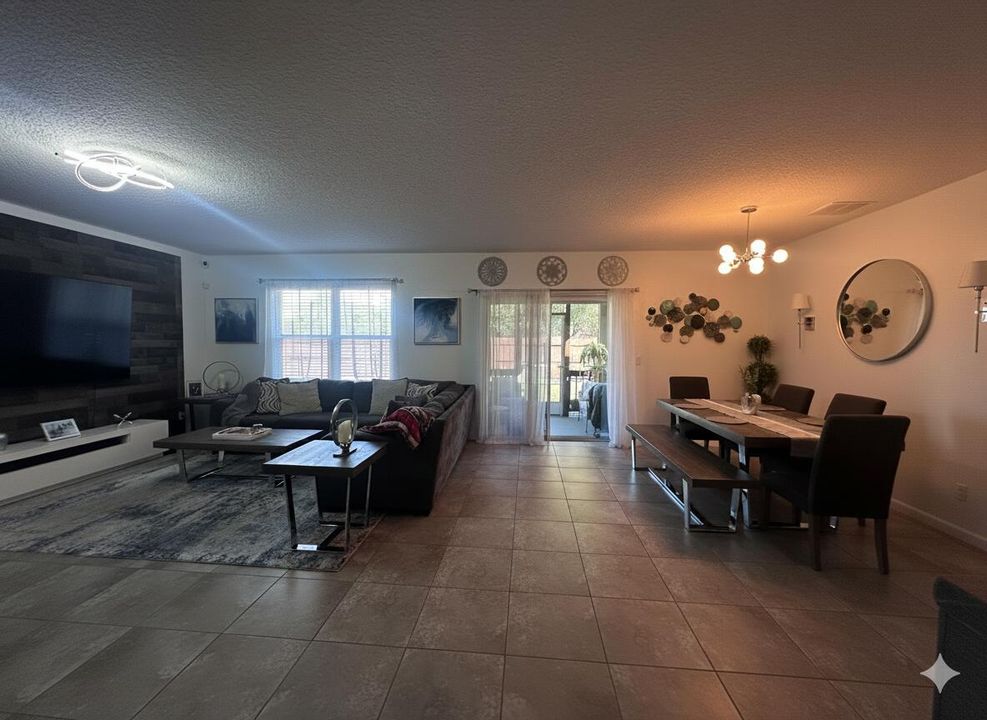 For Rent: $2,800 (4 beds, 2 baths, 1913 Square Feet)