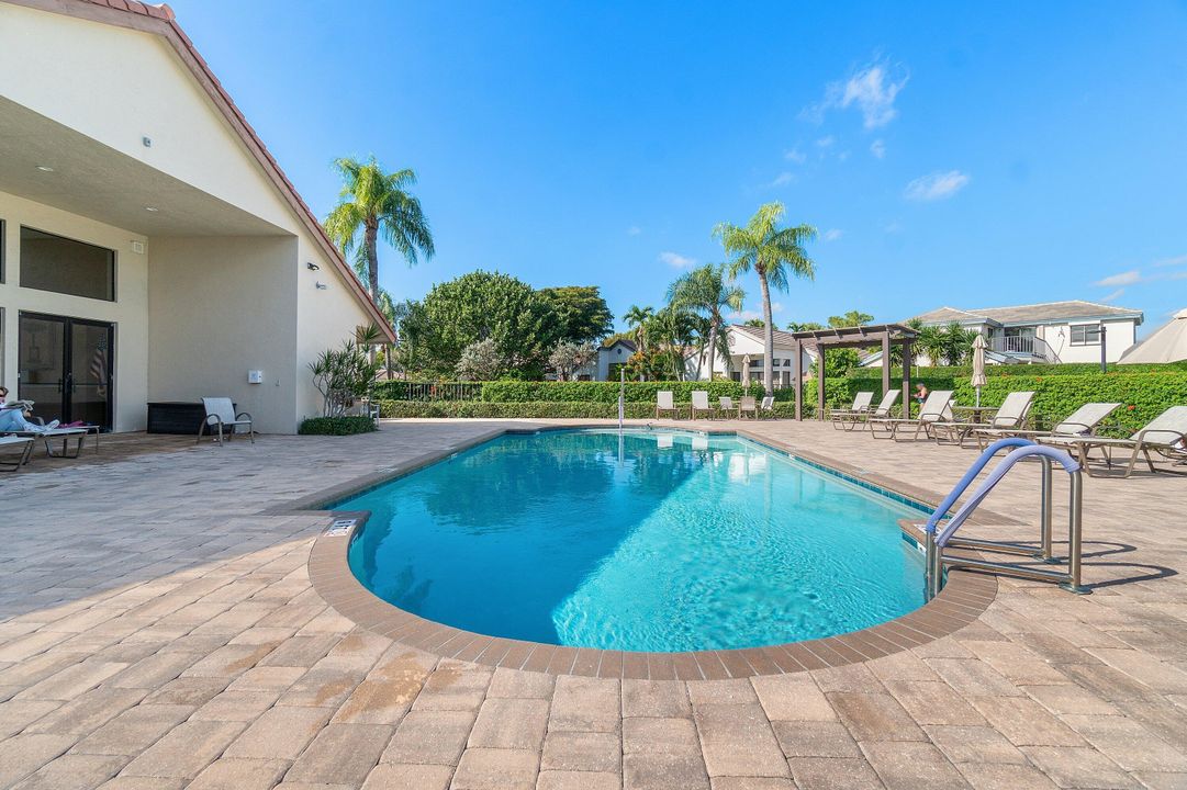 For Sale: $549,900 (3 beds, 2 baths, 1874 Square Feet)