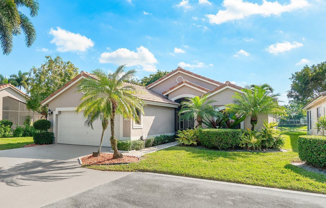 For Sale: $549,900 (3 beds, 2 baths, 1874 Square Feet)