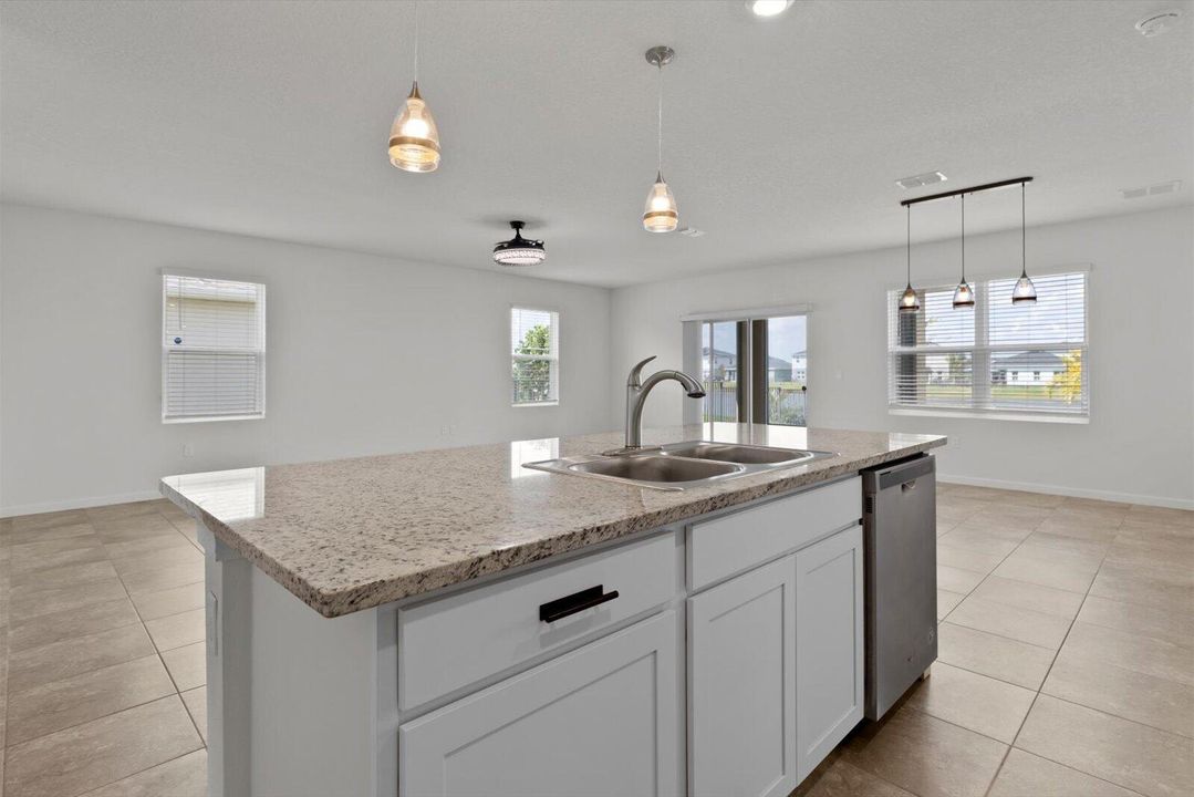 For Sale: $419,000 (3 beds, 2 baths, 1916 Square Feet)