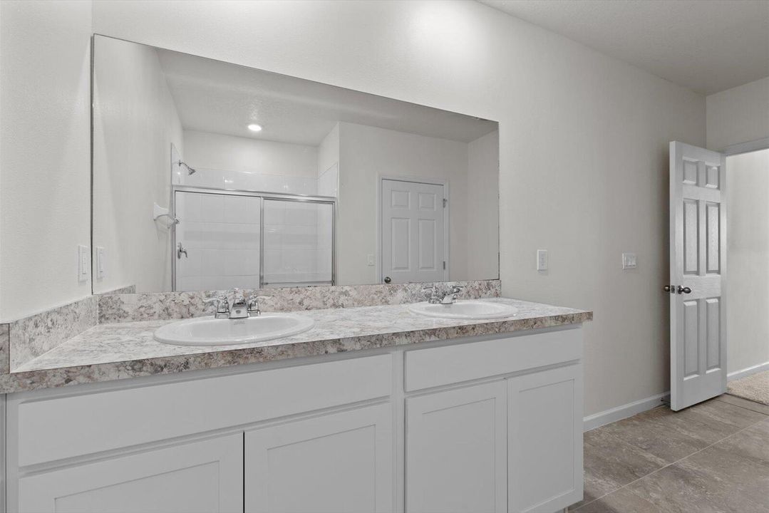 For Sale: $419,000 (3 beds, 2 baths, 1916 Square Feet)