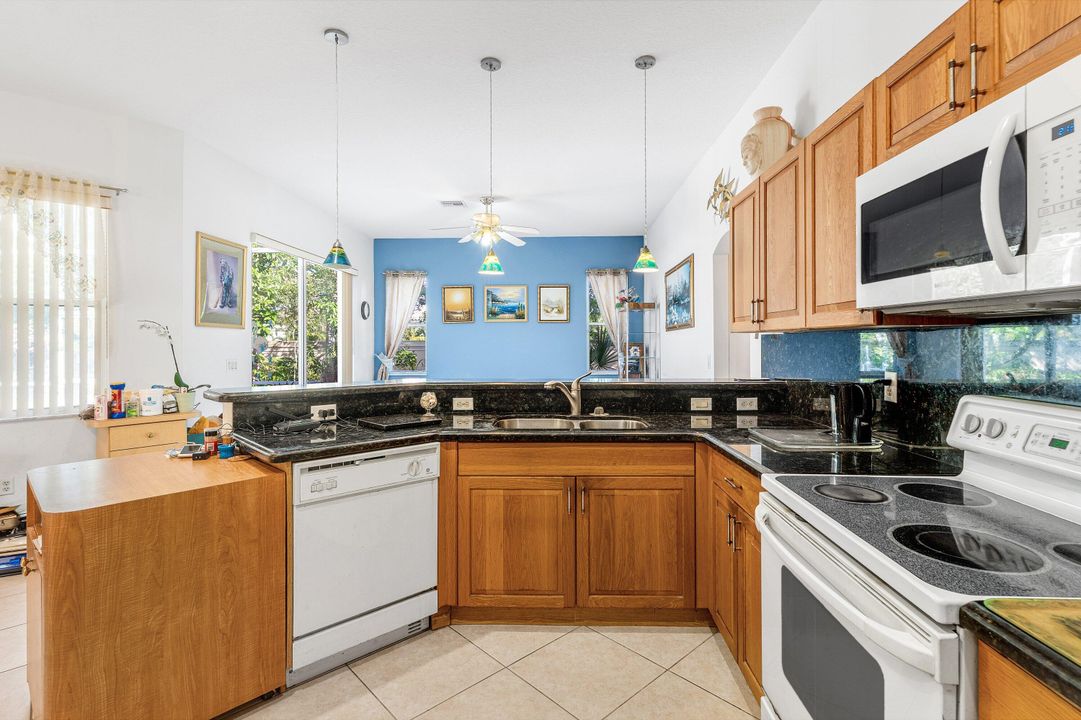 待售: $585,000 (3 贝兹, 2 浴室, 2096 平方英尺)