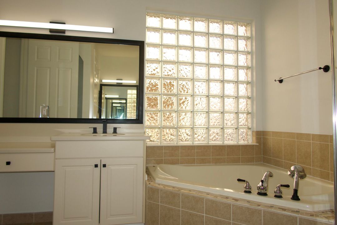 待售: $435,000 (4 贝兹, 2 浴室, 2731 平方英尺)