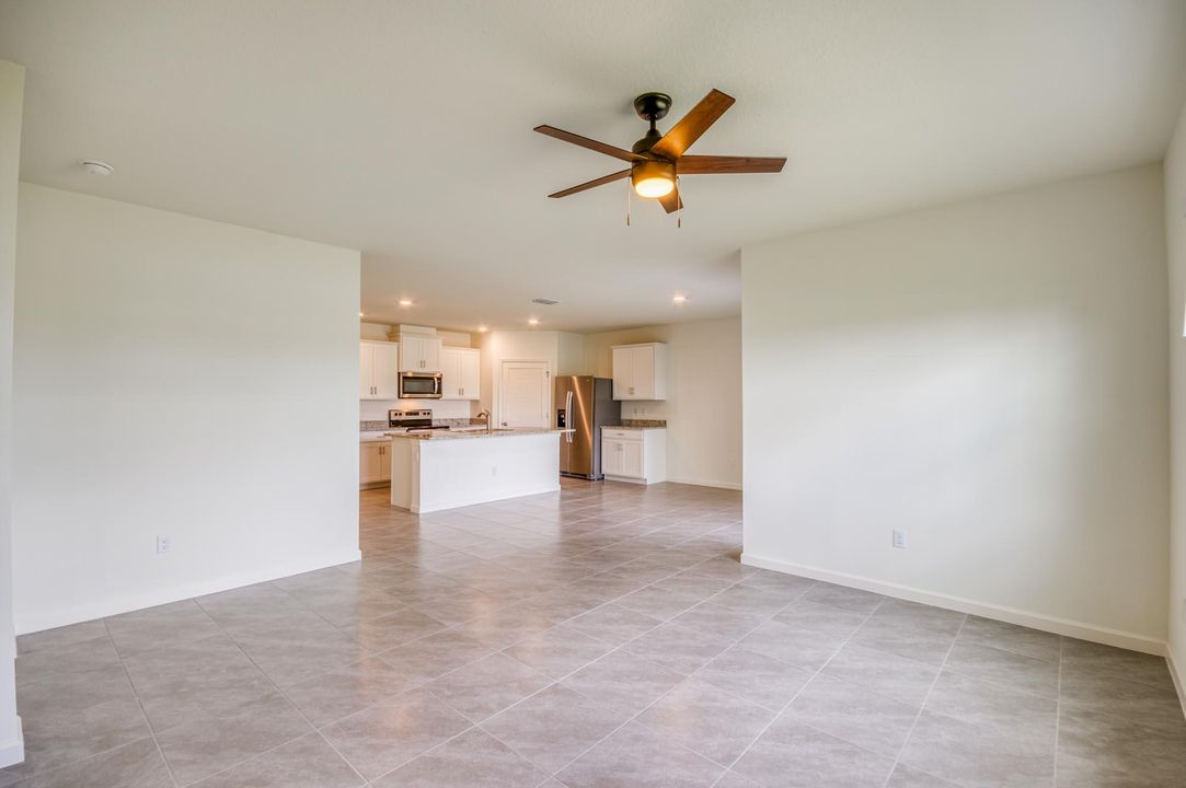 For Rent: $3,000 (4 beds, 2 baths, 1828 Square Feet)